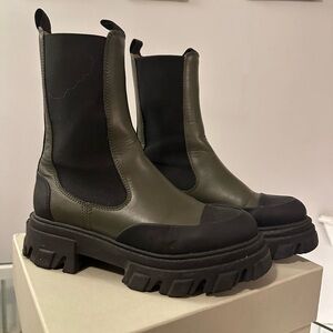 GANNI Chunky Chelsea Boot